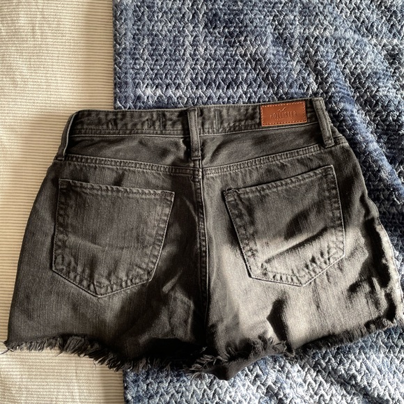 Hollister black high waisted distressed festival denim shorts - Picture 2 of 2